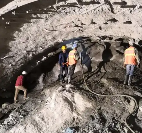 泉州隧道拱顶带模注浆料，微膨胀注浆料的特点及施工工艺